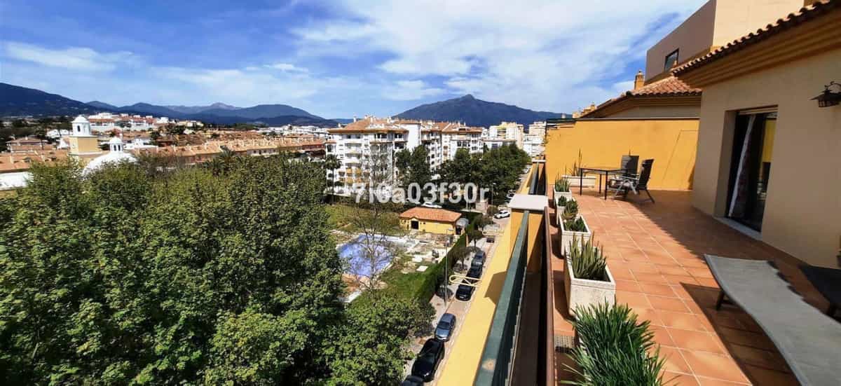 Condominium in San Pedro de Alcantara, Andalusia 10194140