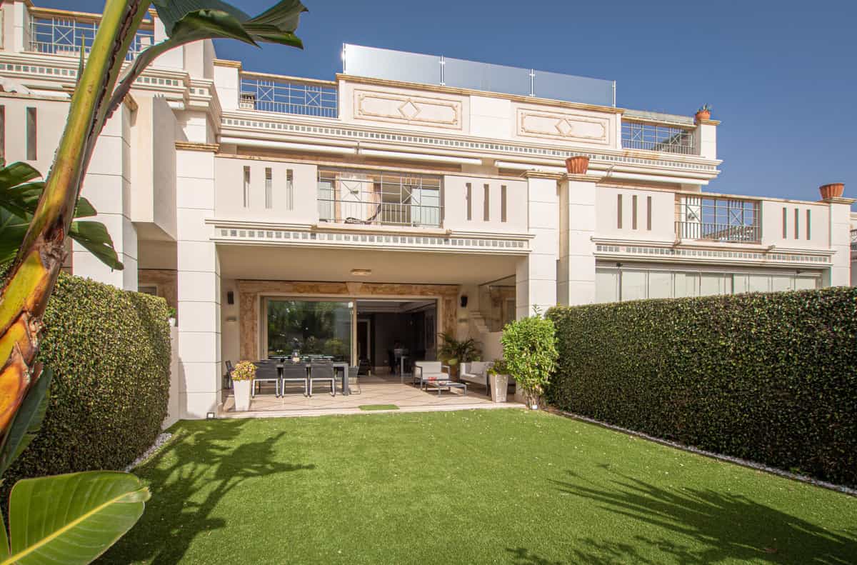 House in Marbella, Andalucía 10194545