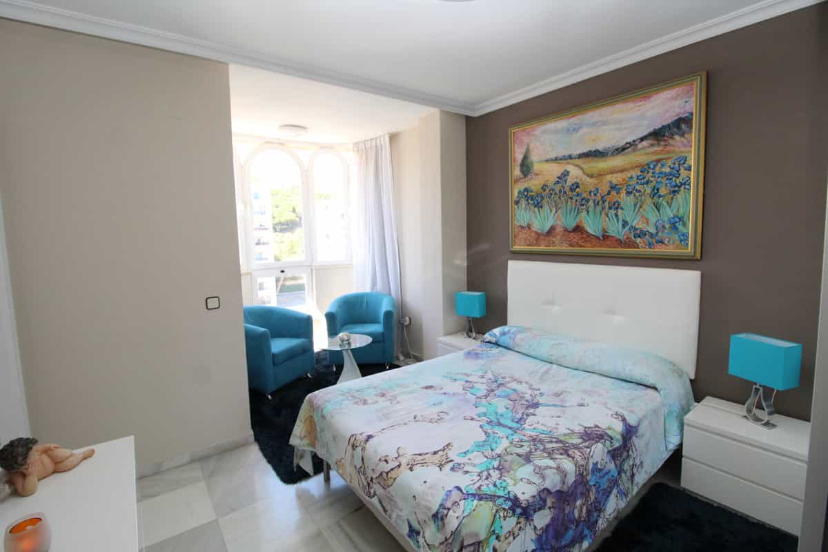 Condominium in Marbella, Andalusia 10194732