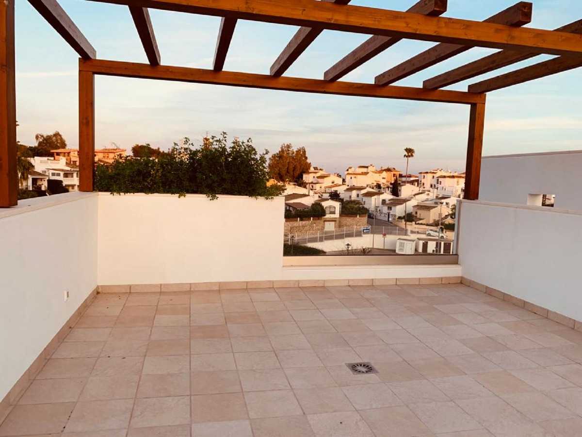 House in Fuengirola, Andalusia 10194891
