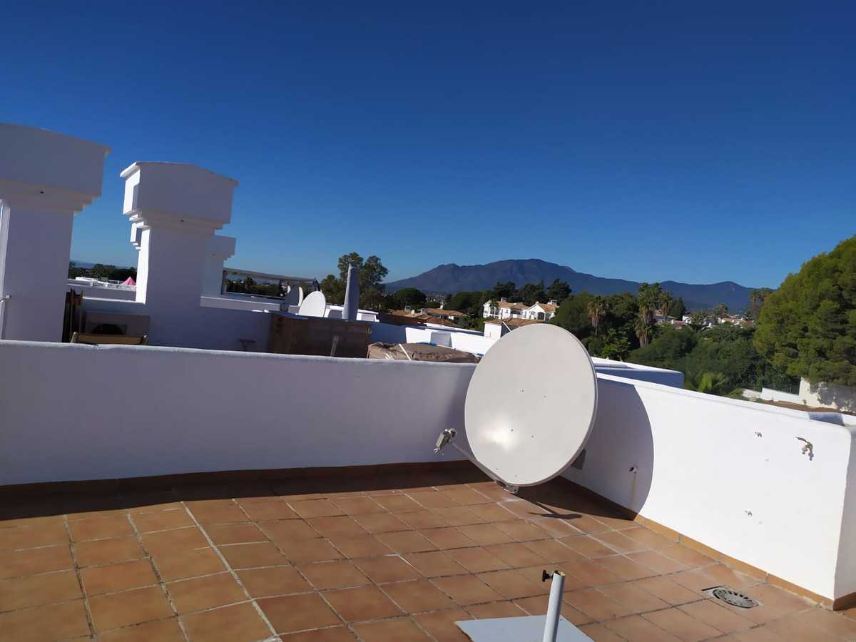 casa en El Paraíso, Andalusia 10195085