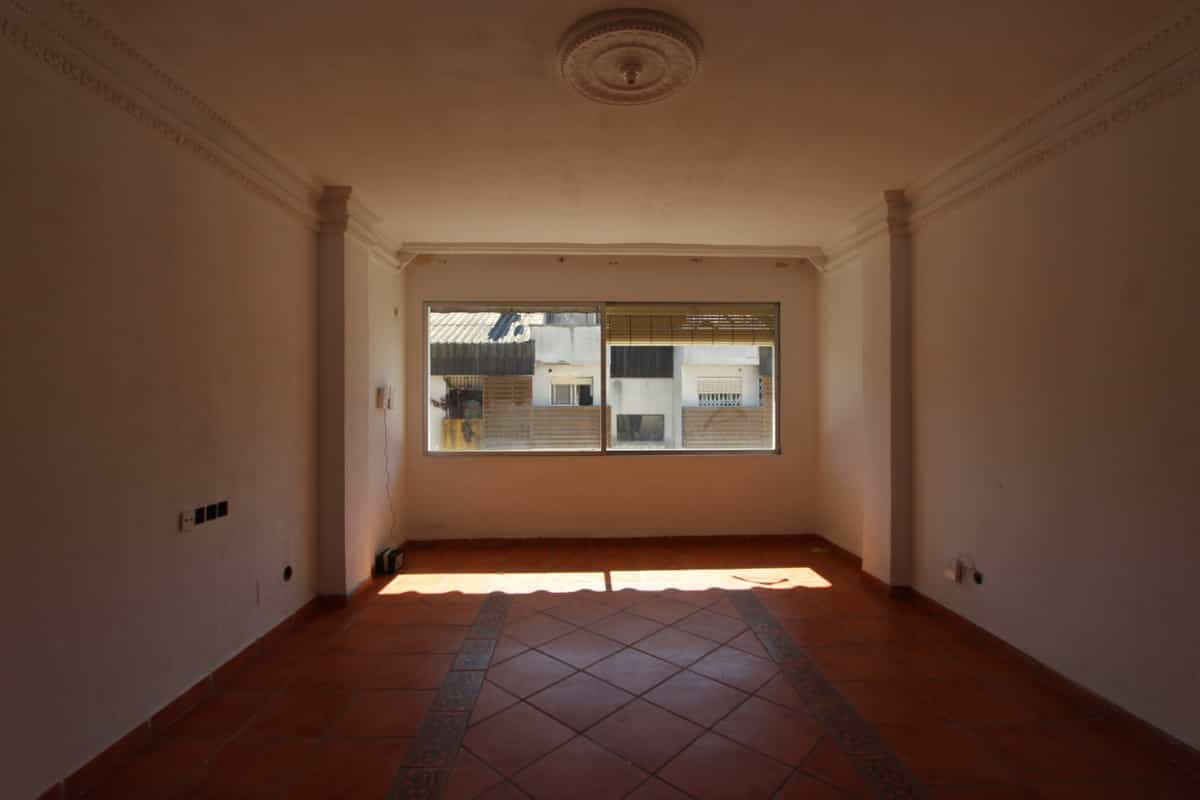 Condominium in Marbella, Andalusië 10195361
