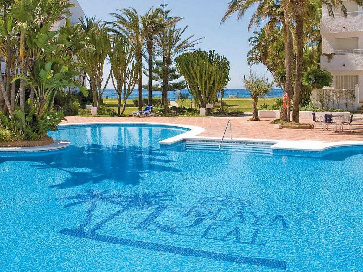 Condominium in Marbella, Andalusië 10195740