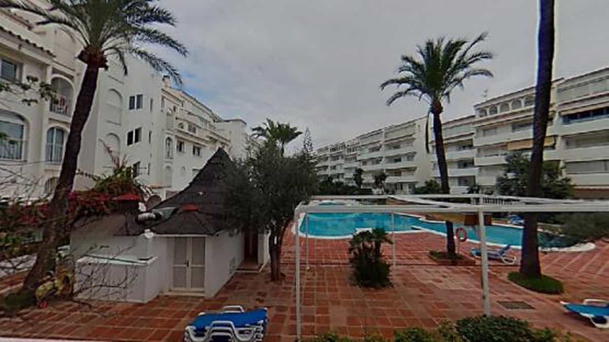 Condominium in Marbella, Andalusia 10195740