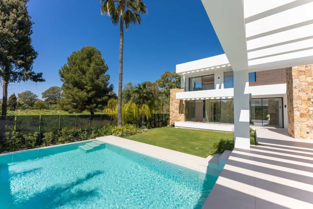 House in Marbella, Andalusia 10195968