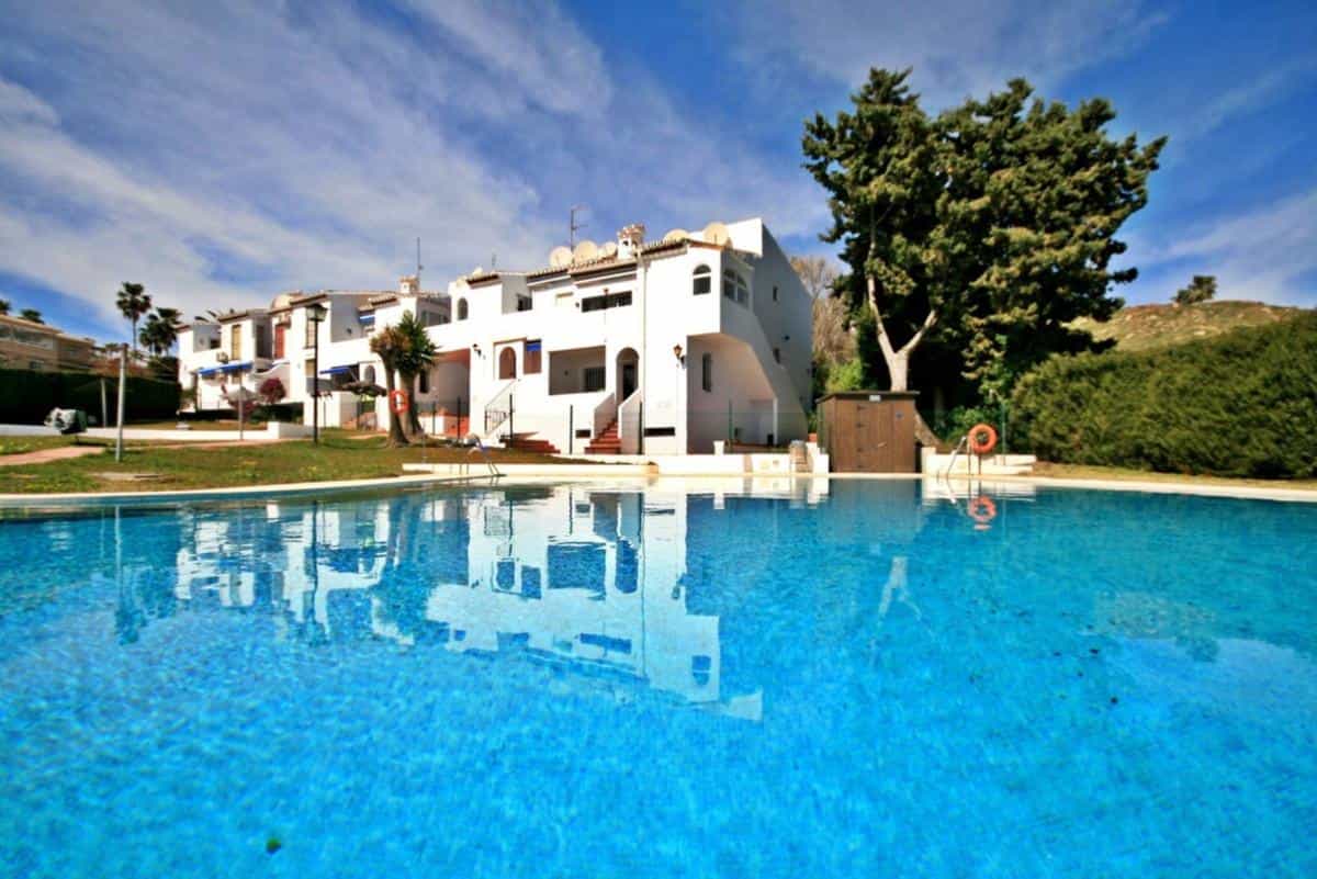 Casa nel Fuengirola, Andalusia 10195991