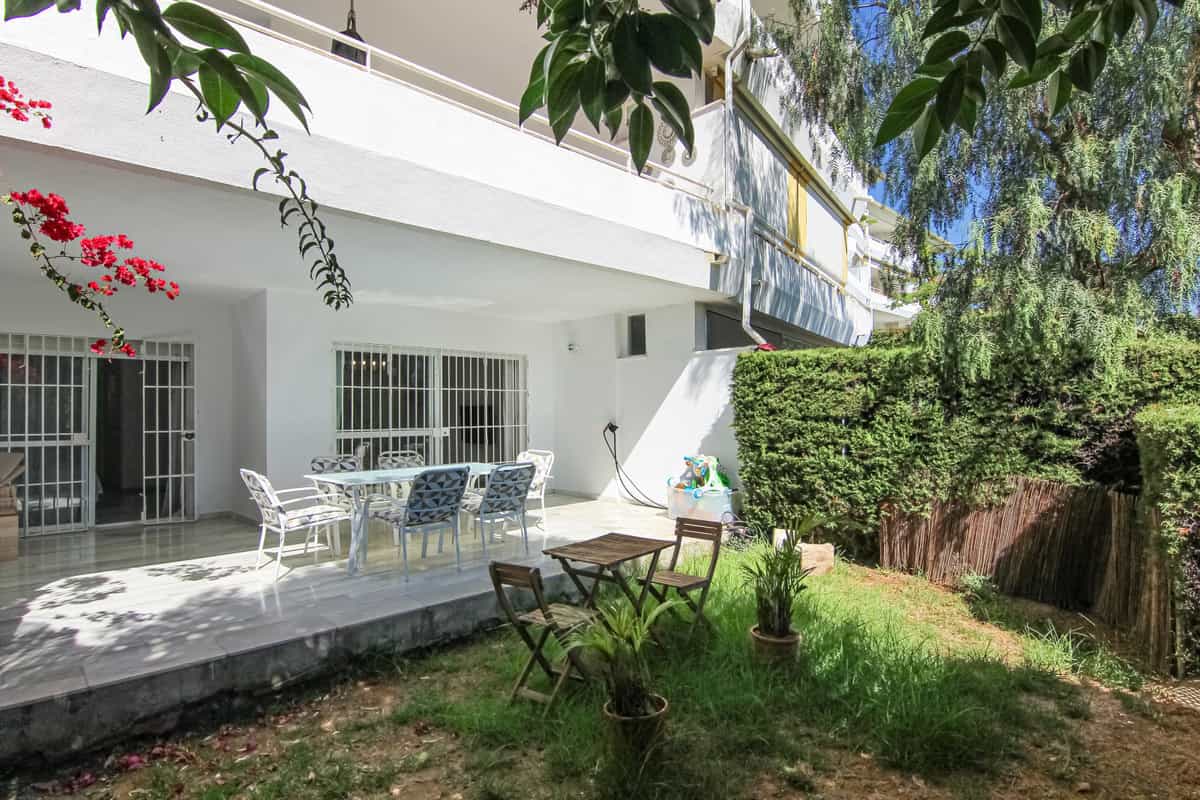 Condominium in San Pedro de Alcantara, Andalusia 10195995