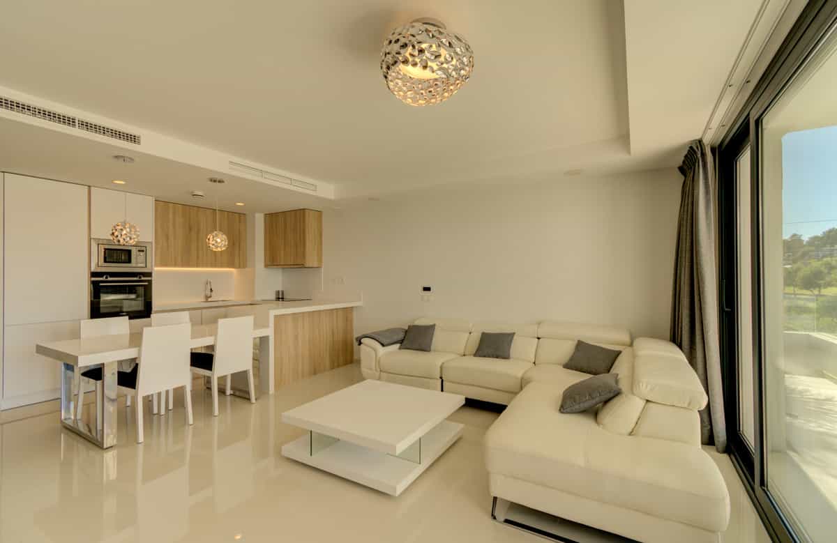 Condominium in Benahavis, Andalusië 10196057