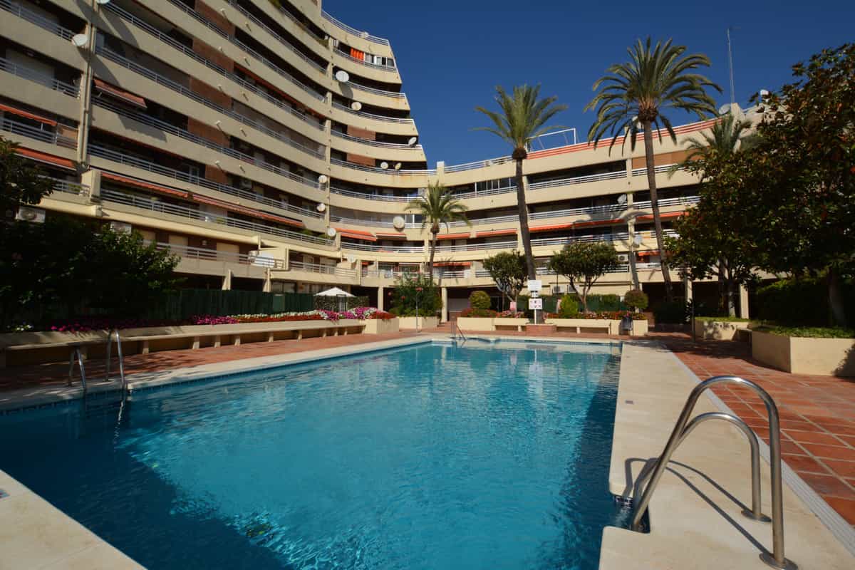 Eigentumswohnung im Marbella, Andalusia 10196099