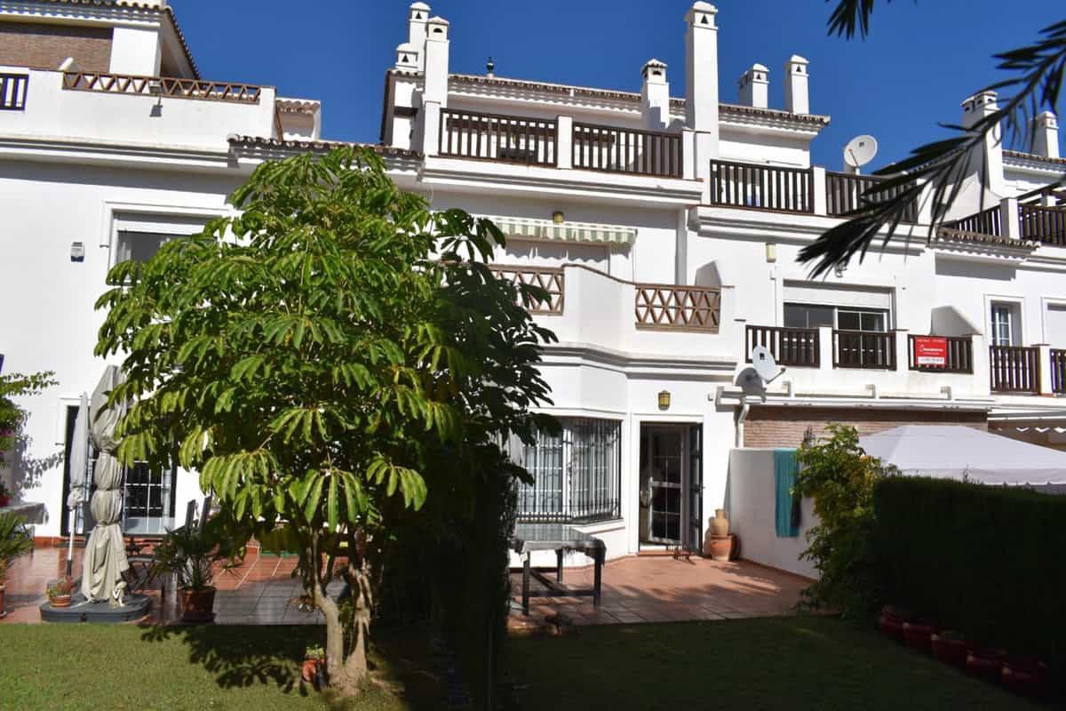 Rumah di Alhaurin de la Torre, Andalusia 10196315