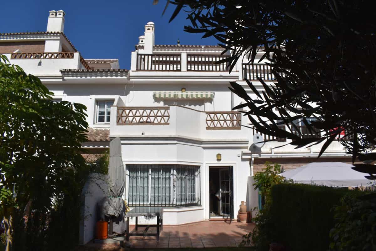 Будинок в Alhaurín de la Torre, Andalucía 10196315
