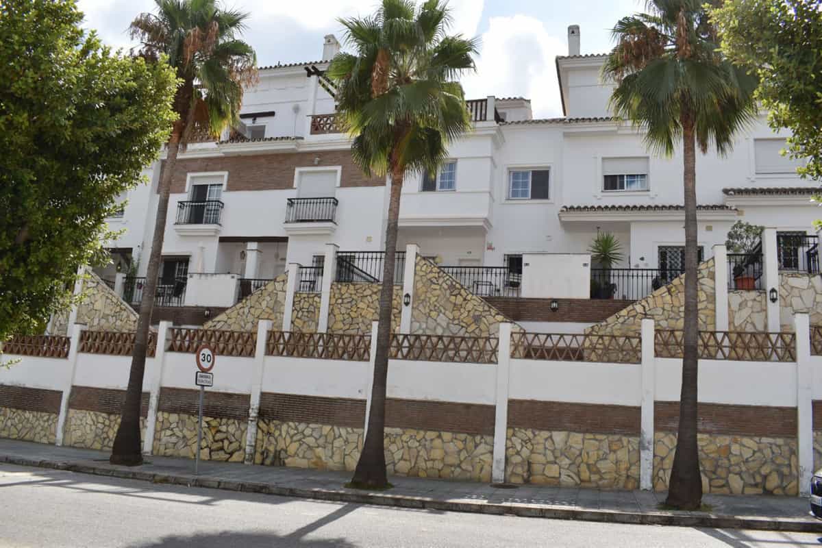 房子 在 Alhaurín de la Torre, Andalucía 10196315