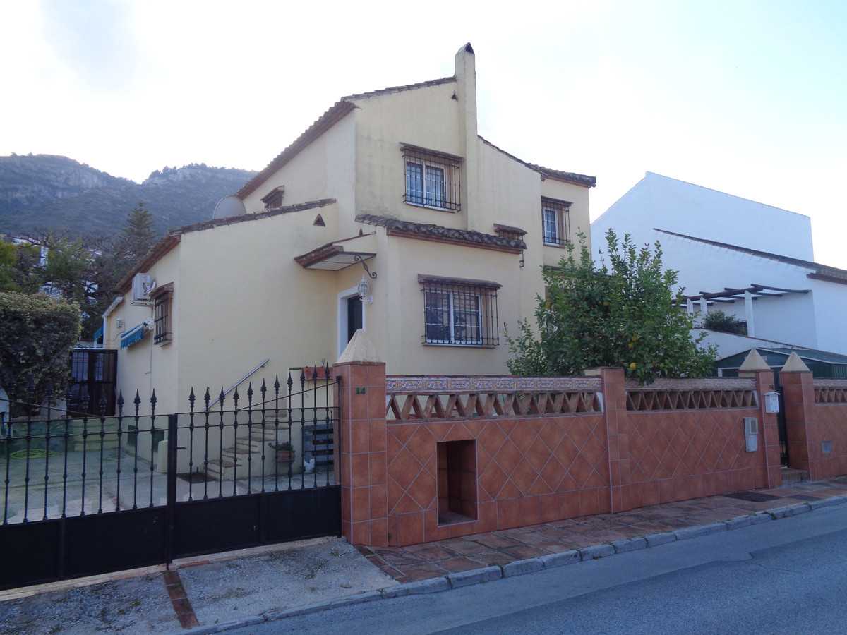 σπίτι σε Alhaurin de la Torre, Ανδαλουσία 10196335