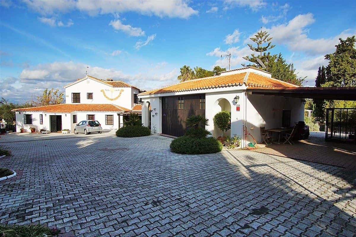 Rumah di Alhaurín el Grande, Andalucía 10196417