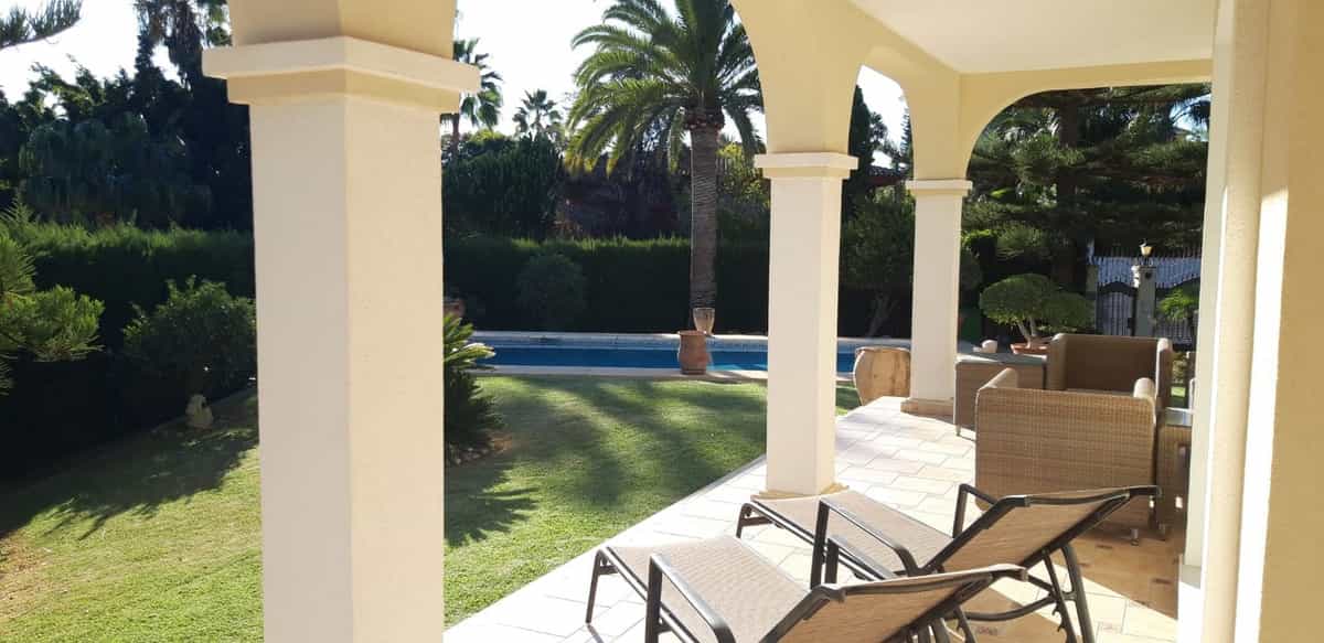 σπίτι σε Marbella, Andalusia 10196902