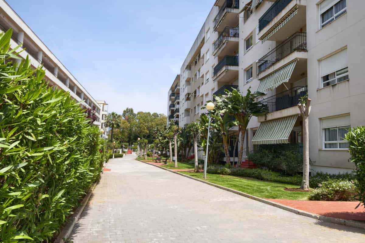 Condominium in San Pedro de Alcantara, Andalusia 10197299