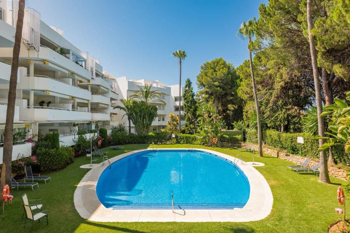 Condominium in Marbella, Andalusia 10197397