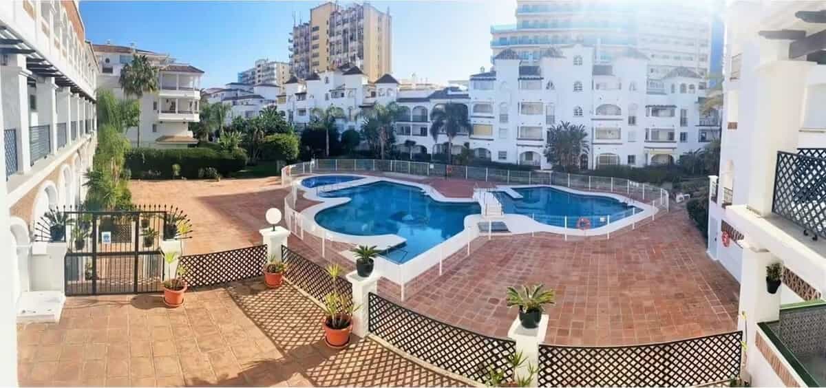 Condominium in Benalmádena, Andalusia 10197539