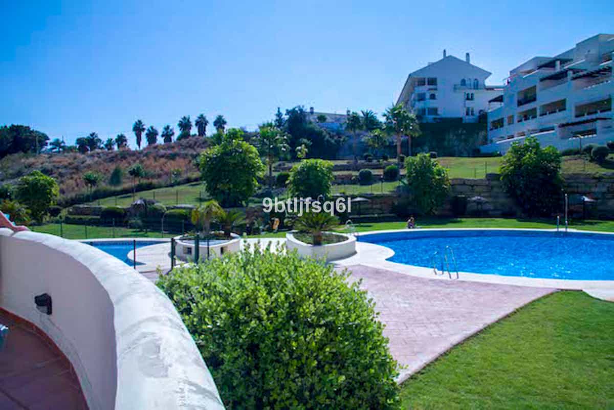 Condominium in Benalmadena, Andalusia 10197545