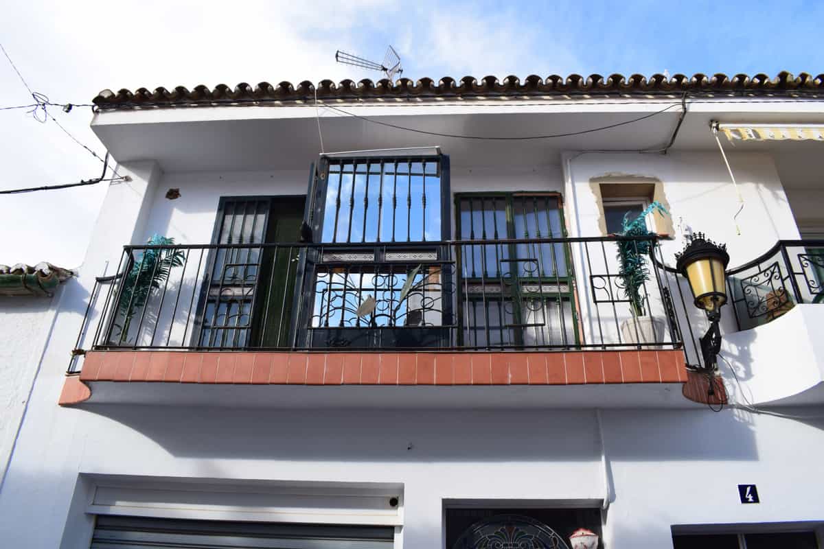 Condominium in Arroyo de la Miel, Andalusia 10197599