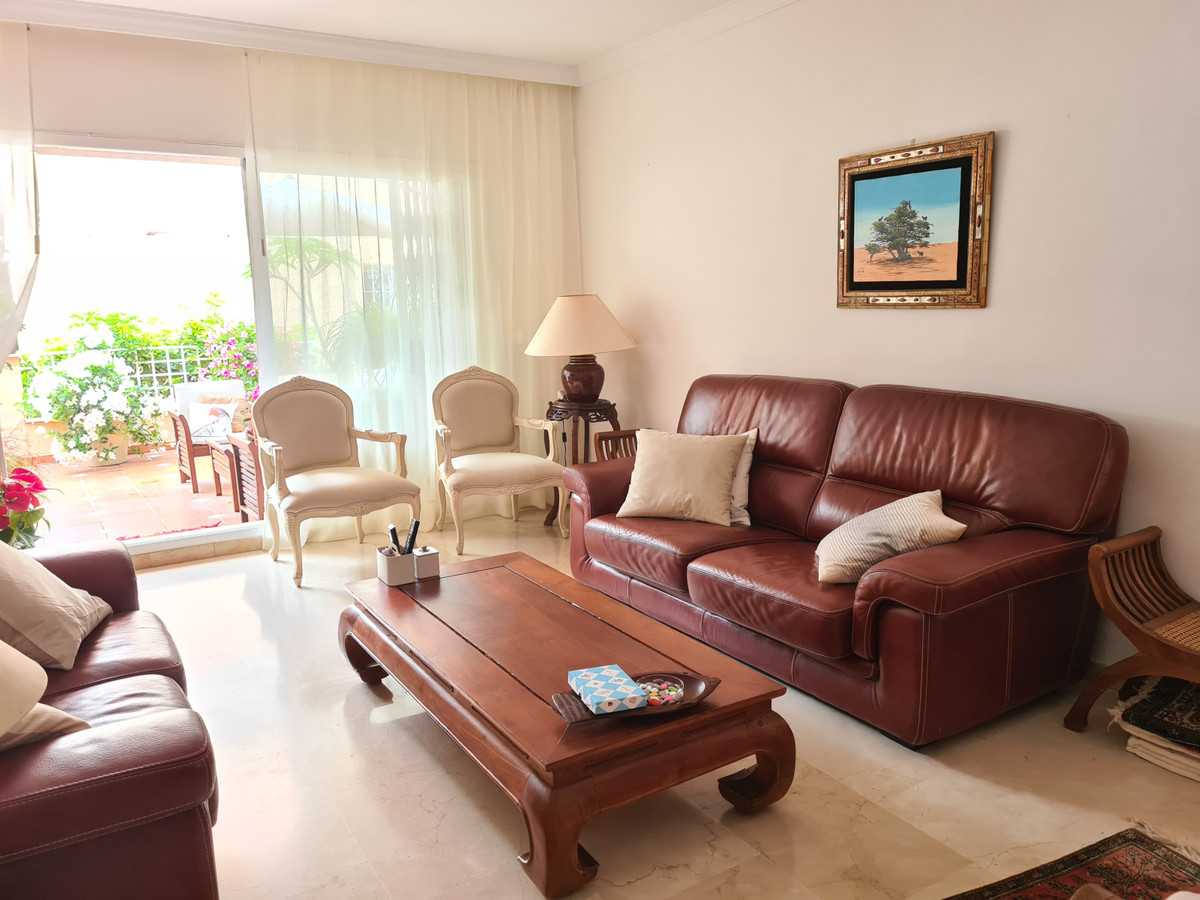 Condominium in Marbella, Andalucía 10198169