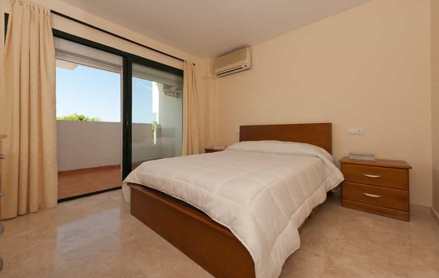 Condominium in Moncloa, Madrid 10198301
