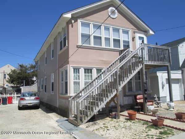 Condominium in Seaside Heights, New Jersey 10199045