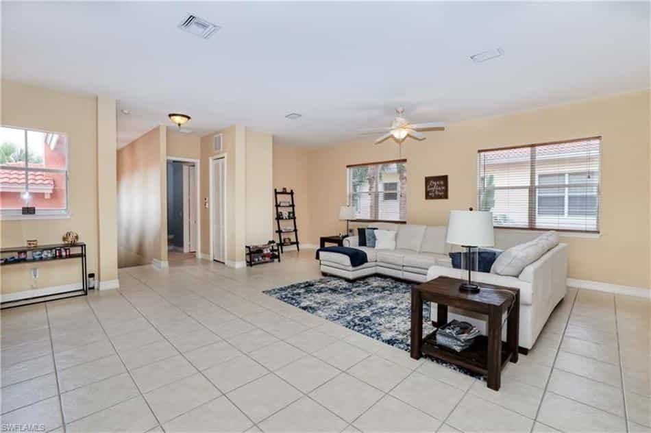 Condominium in Fort Myers, Florida 10199157