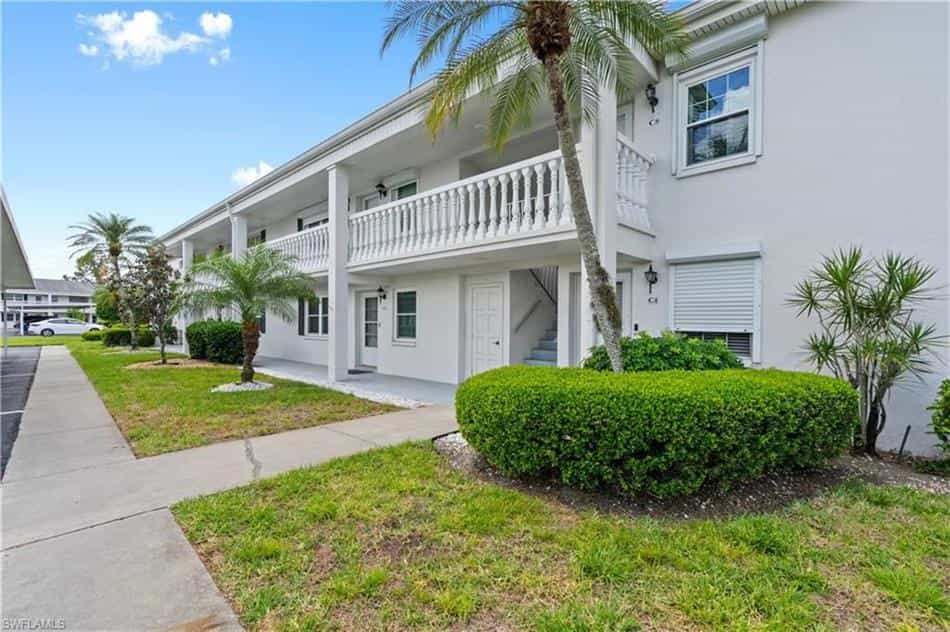 Condominium in Fort Myers, Florida 10199177
