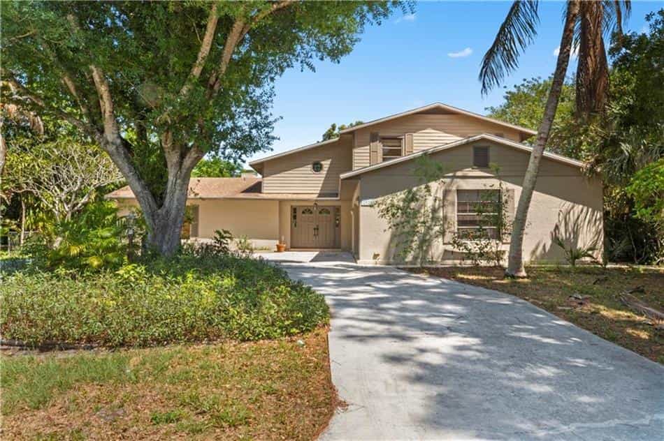 House in Vero Beach South, Florida 10199275