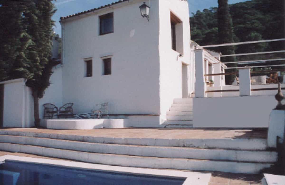 Land in Estepona, Andalusia 10199371