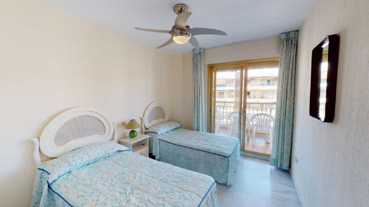 Condominium in Fuengirola, Andalucía 10199554