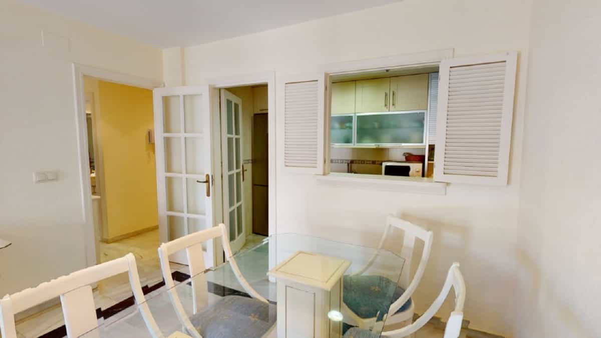Condominium in Fuengirola, Andalucía 10199554