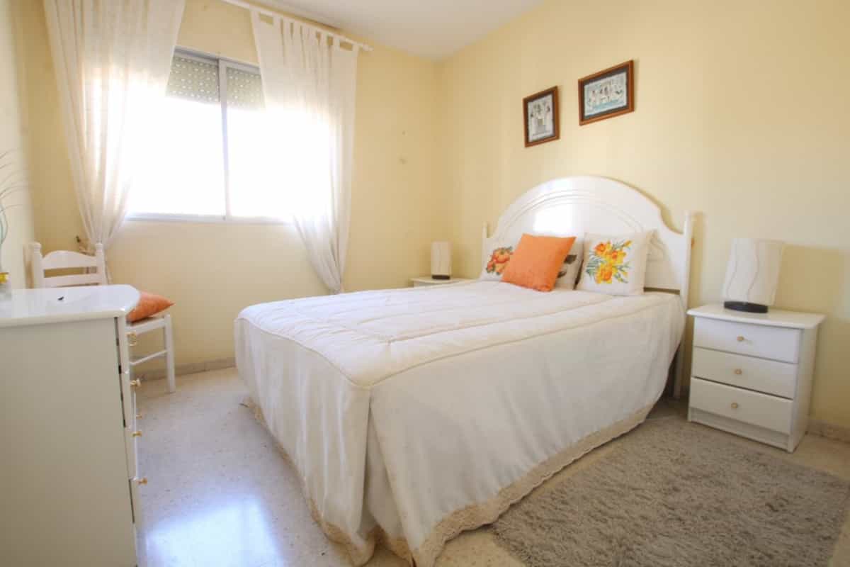 Квартира в Fuengirola, Andalucía 10199579