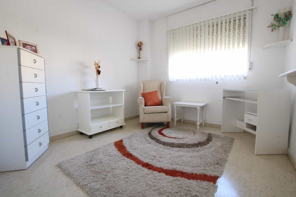 Квартира в Fuengirola, Andalucía 10199579