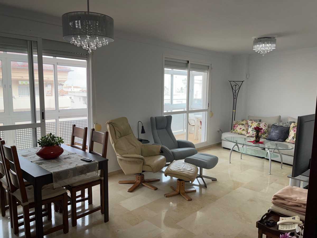 Condominium in Fuengirola, Andalucía 10199700