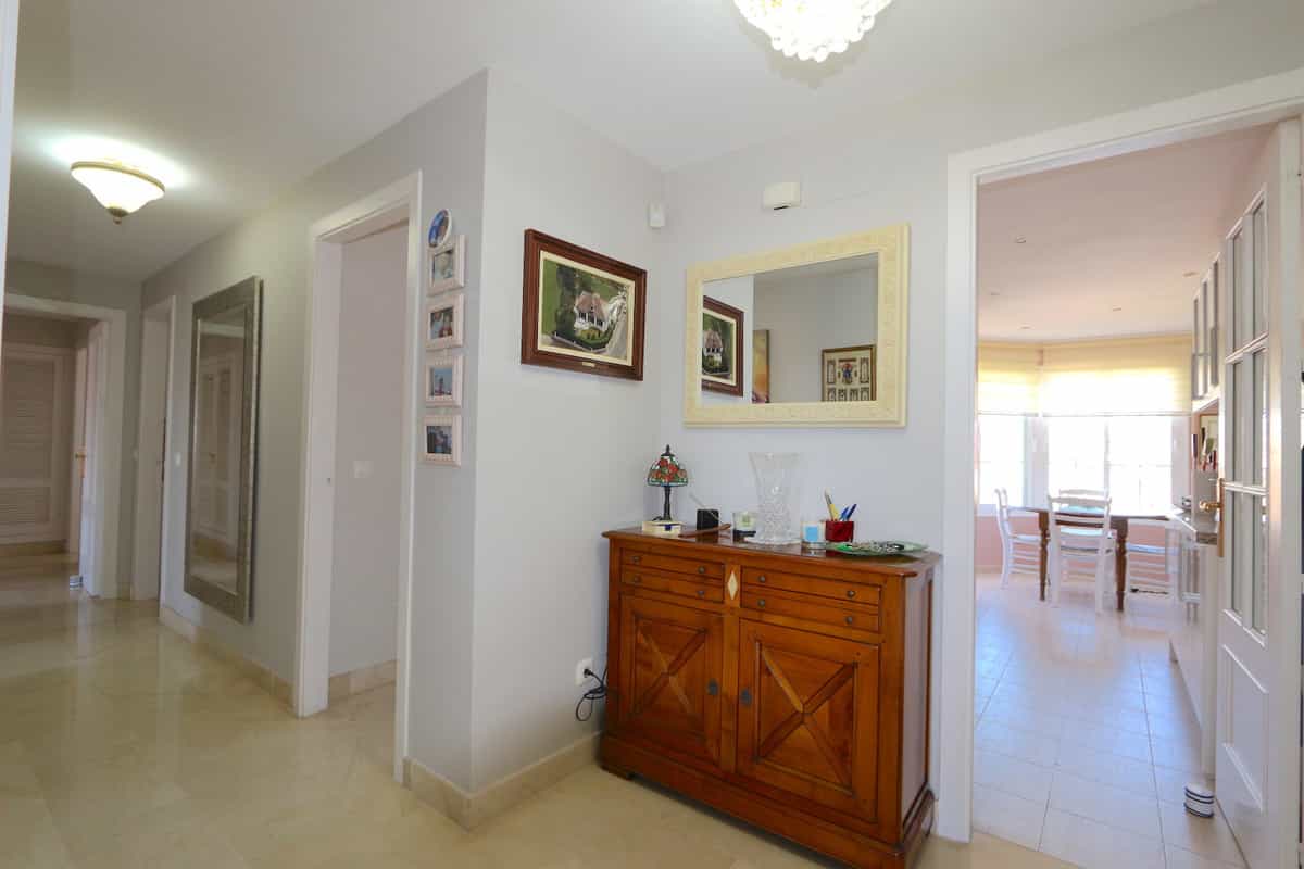 公寓 在 Fuengirola, Andalucía 10200324