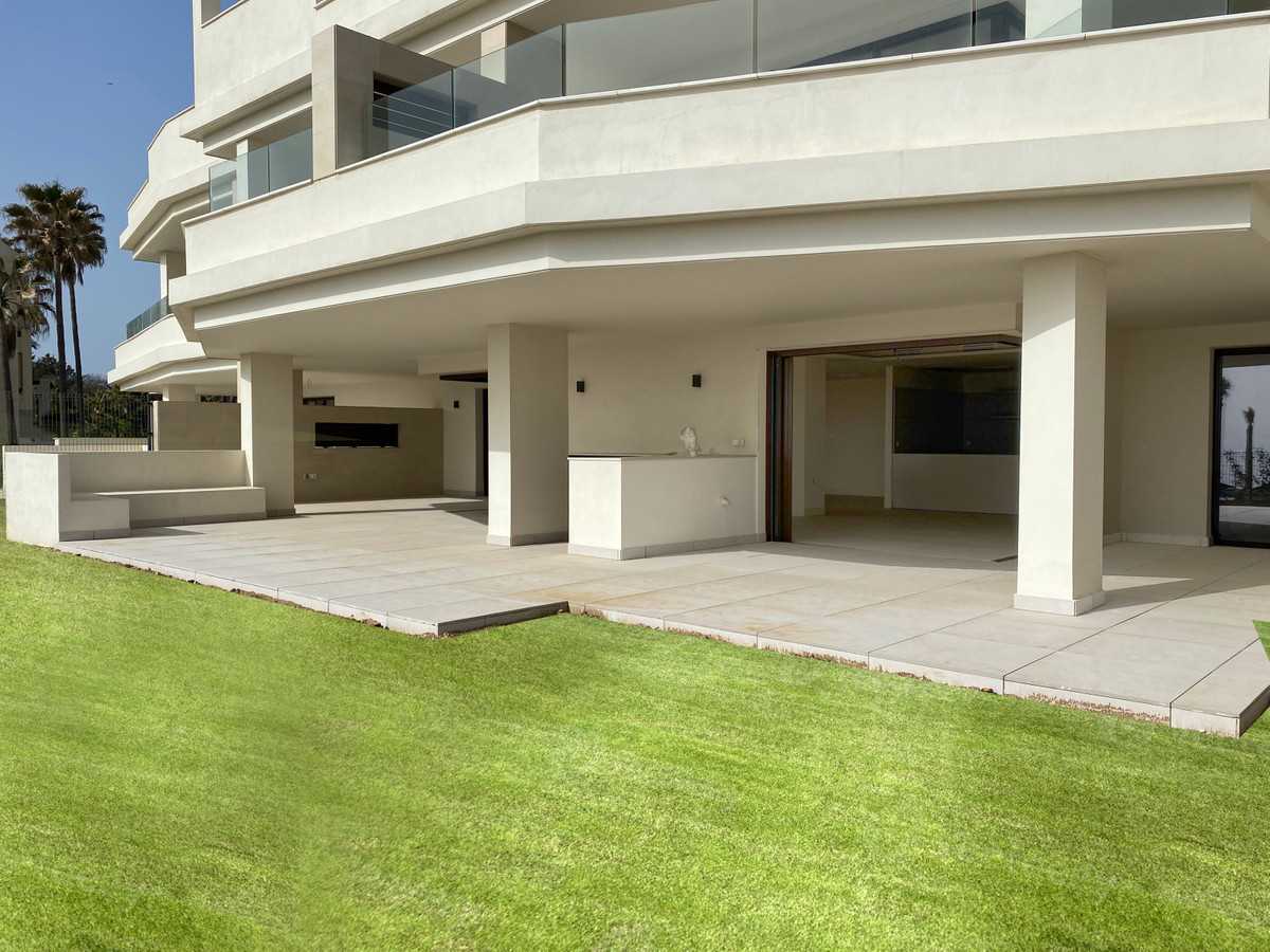Condominium in Marbella, Andalucía 10201574