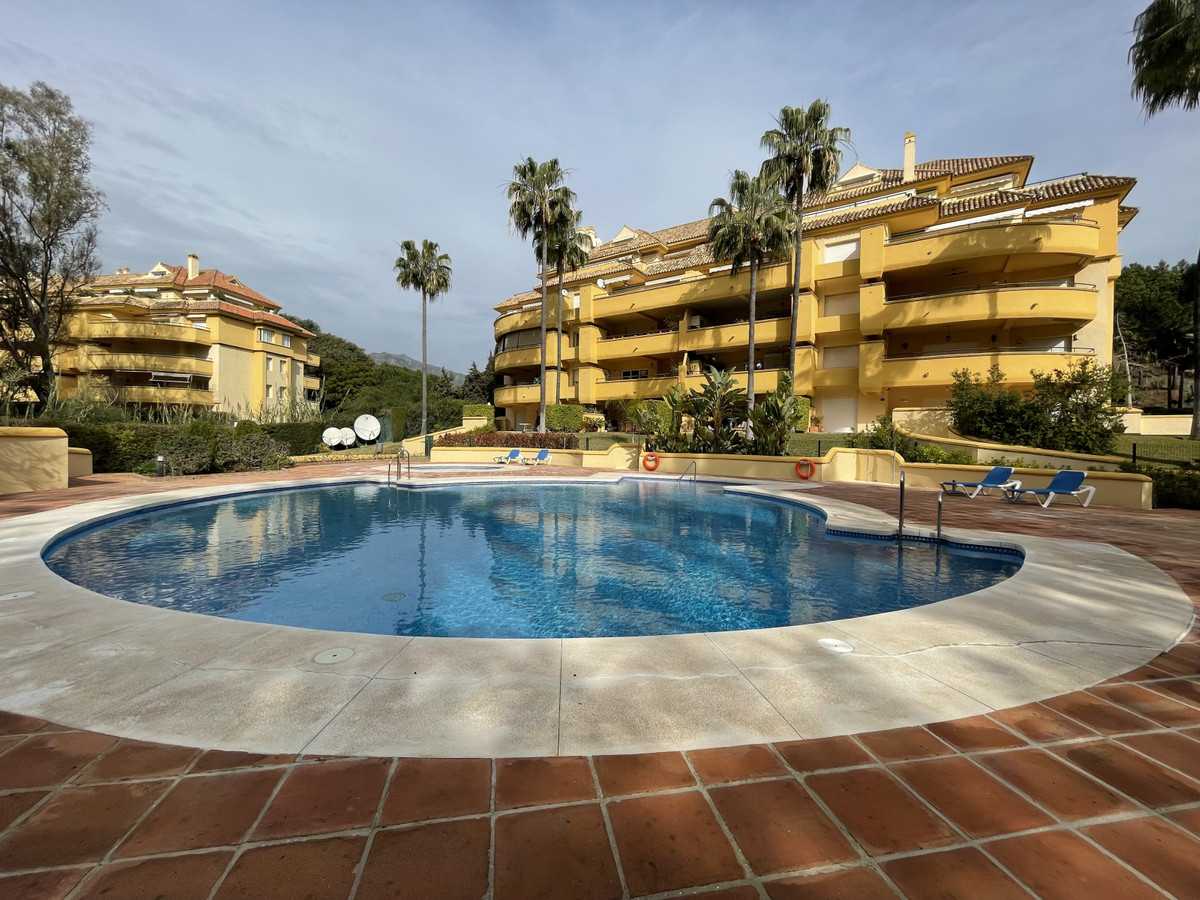 Condominium in Ojen, Andalusia 10202017