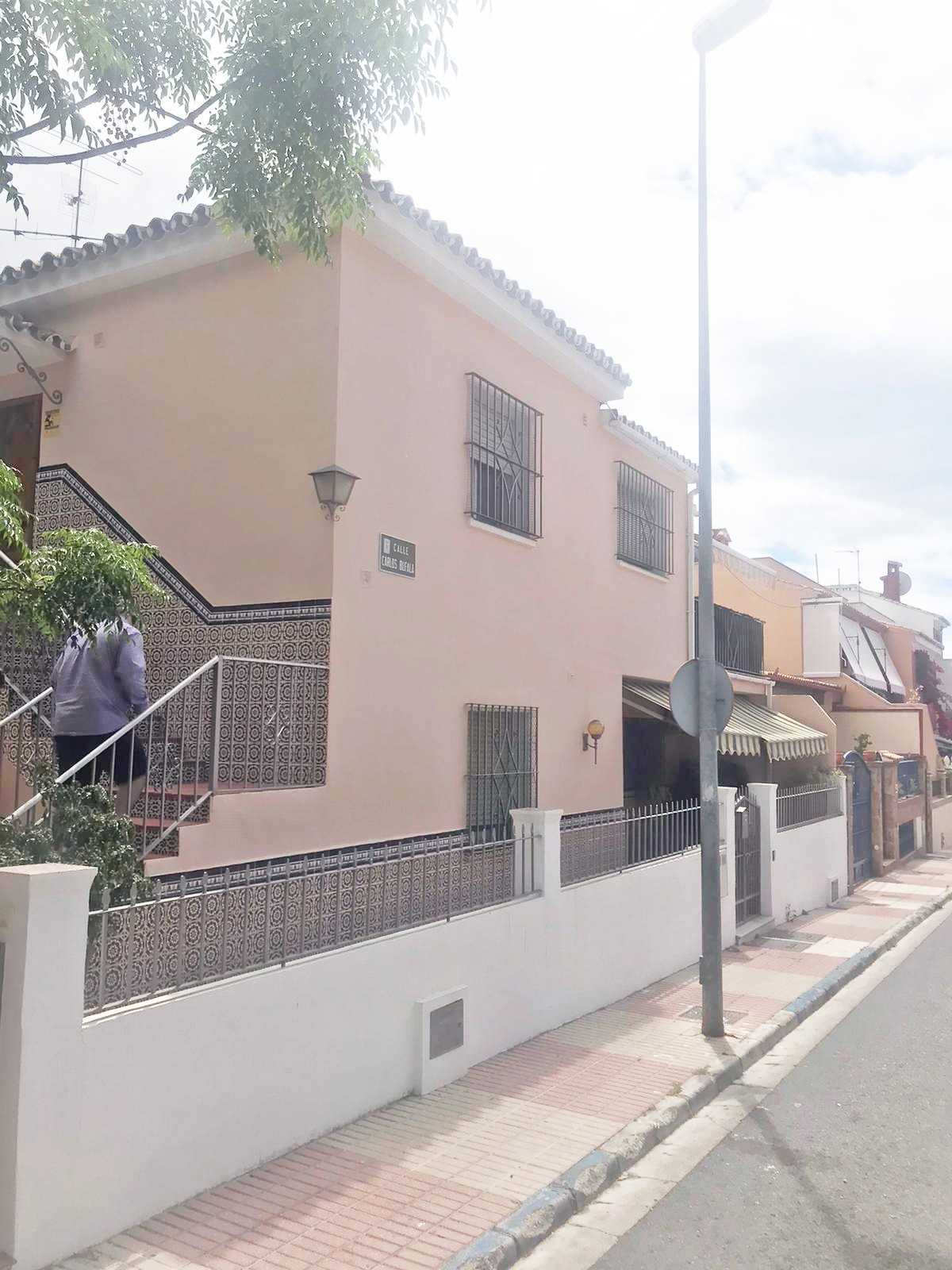 Condominium dans San Pedro de Alcántara, Andalousie 10202142
