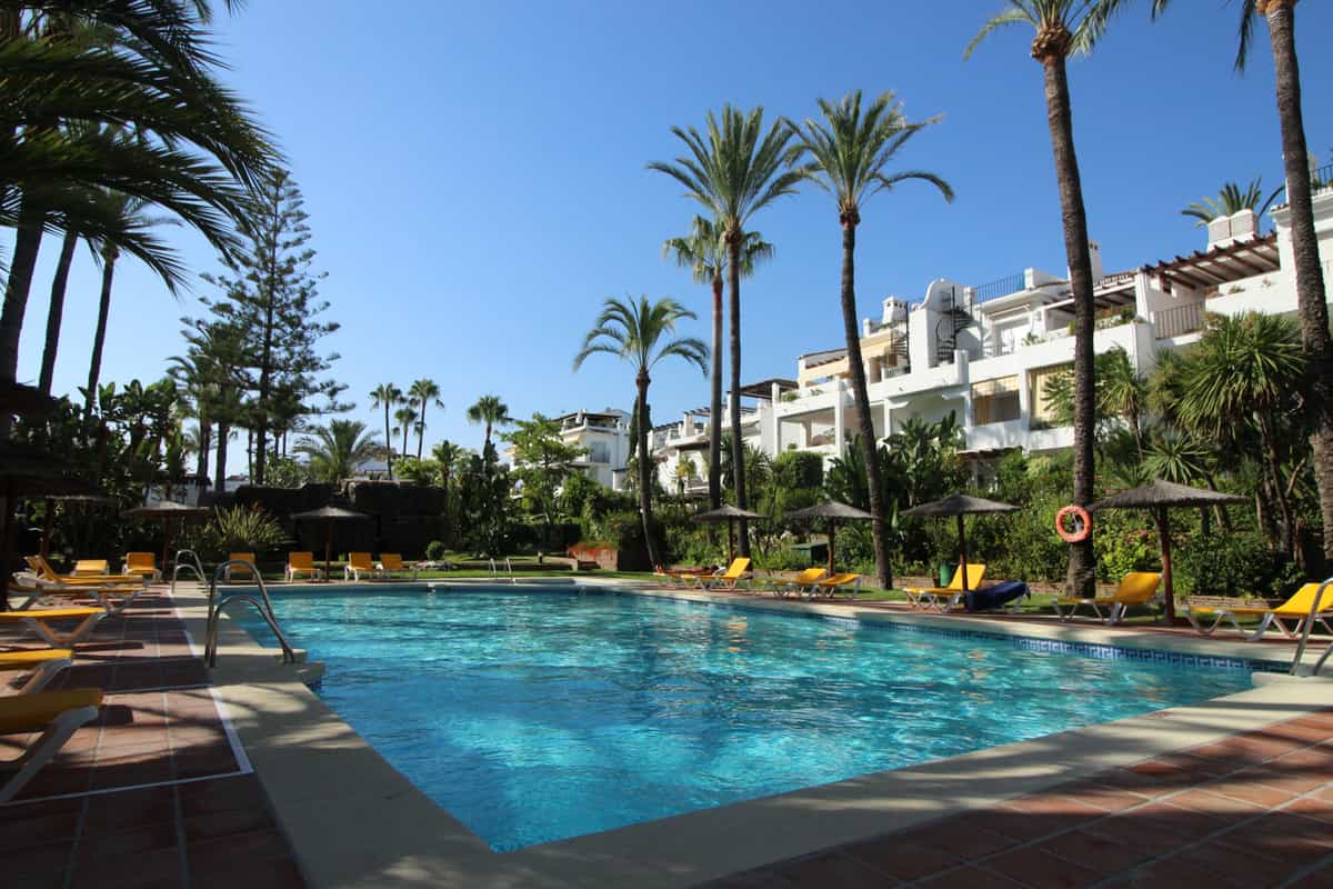 Condominium in Marbella, Andalucía 10202144