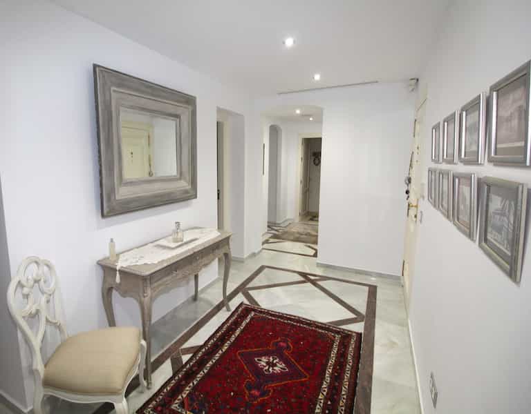 Eigentumswohnung im Marbella, Andalucía 10202410