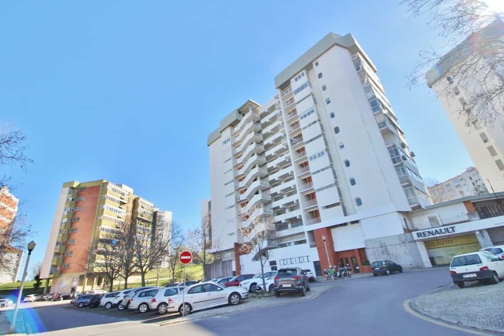 Condominium in Lisboa, Rua Cidade da Beira 10202784