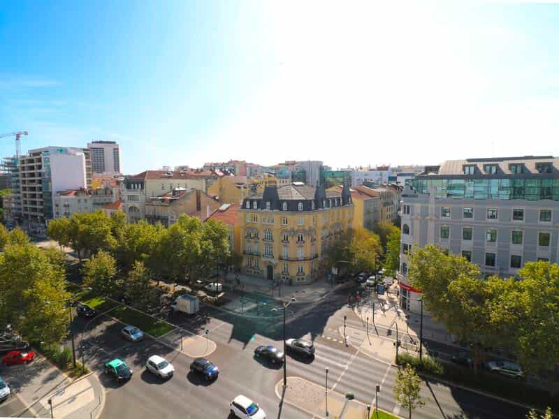 Condominium in Sete Rios, Lisboa 10203167