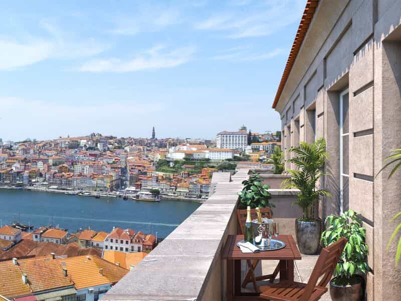 Eigentumswohnung im Vila Nova de Gaia, Porto 10203335
