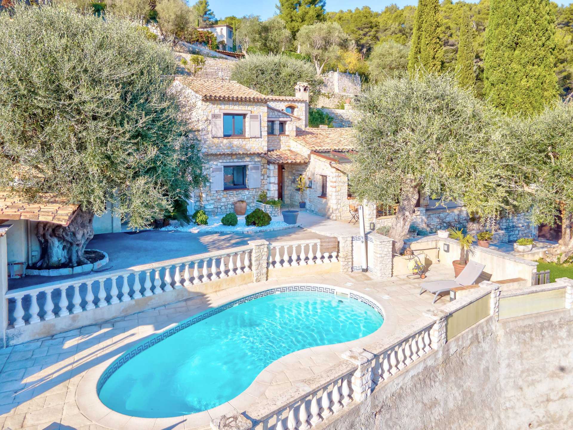 House in La Colle-sur-Loup, Provence-Alpes-Cote d'Azur 10203987