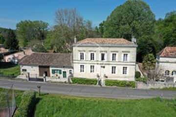 Будинок в Sainte-Foy-la-Grande, Nouvelle-Aquitaine 10204010
