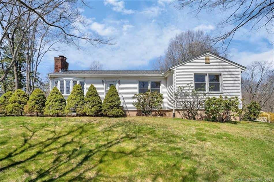 House in Hamden, Connecticut 10204040