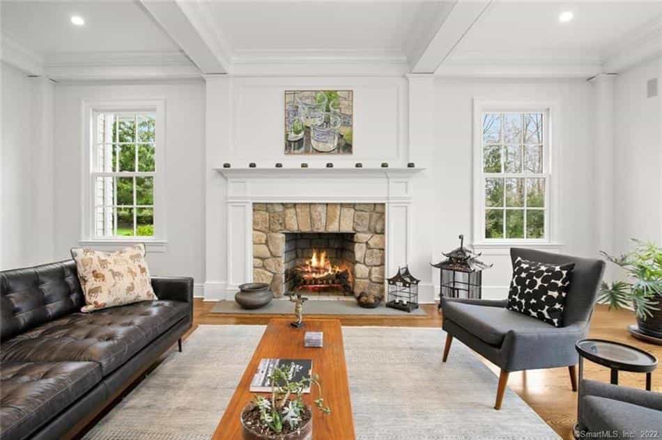 House in New Canaan, Connecticut 10204092