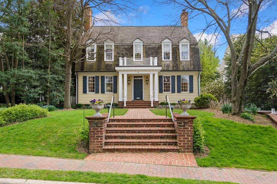 House in Chevy Chase Village, Maryland 10204287